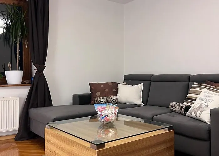 Spacious In The Heart Of דירה *