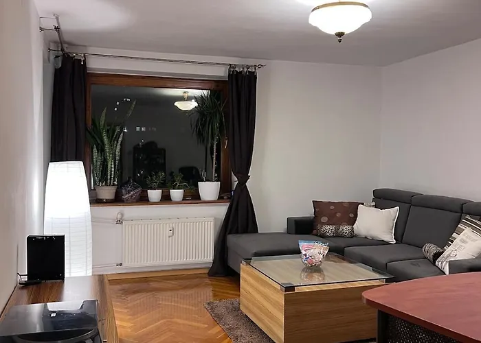 Spacious In The Heart Of דירה *