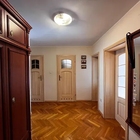 Spacious In The Heart Of ורוצלב