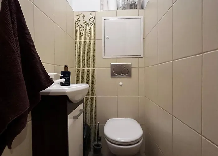 Apartment Spacious In The Heart Of *